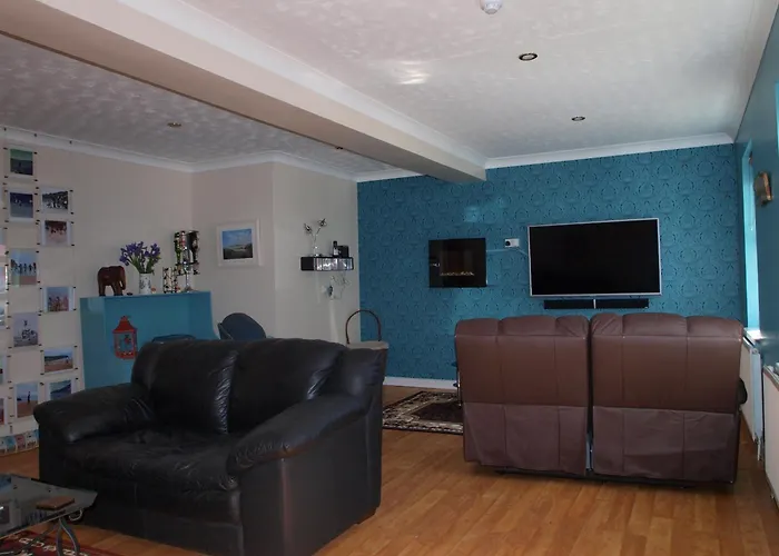 The River House Hostel *