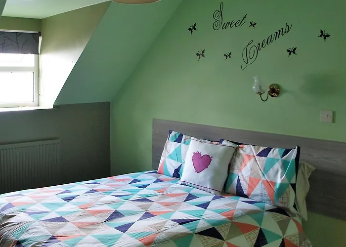 Hostel The River House *