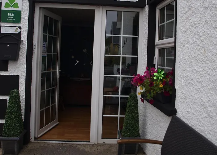 Hostel The River House